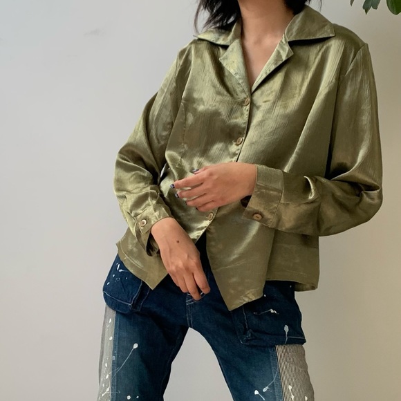 Shiny Green Button-Up with Shoulder Pads - Picture 4 of 5